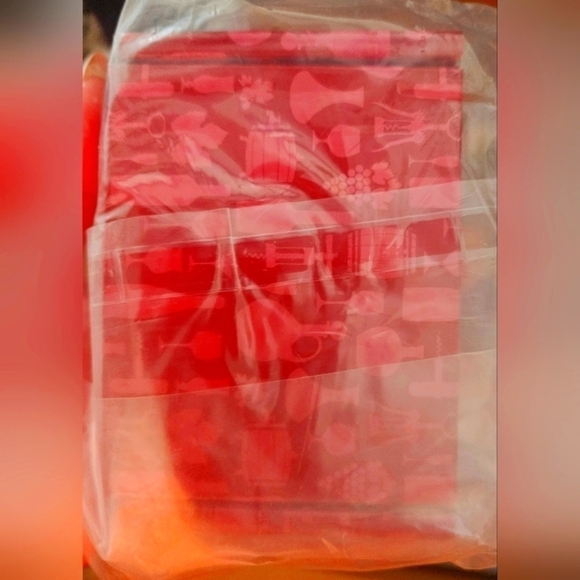 Wine Glass Charms with Gift Box and Bottle Stopper. - Picture 6 of 6